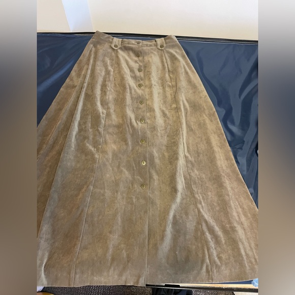 Bedford Fair Oliver green skirt - Picture 3 of 3